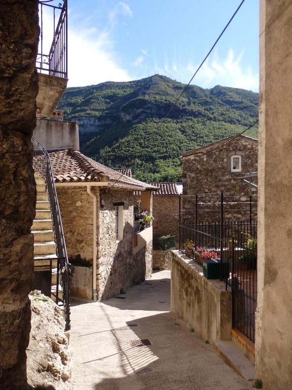 Le Merlanson Chambres D'Hotes Bez-et-Esparon Esterno foto